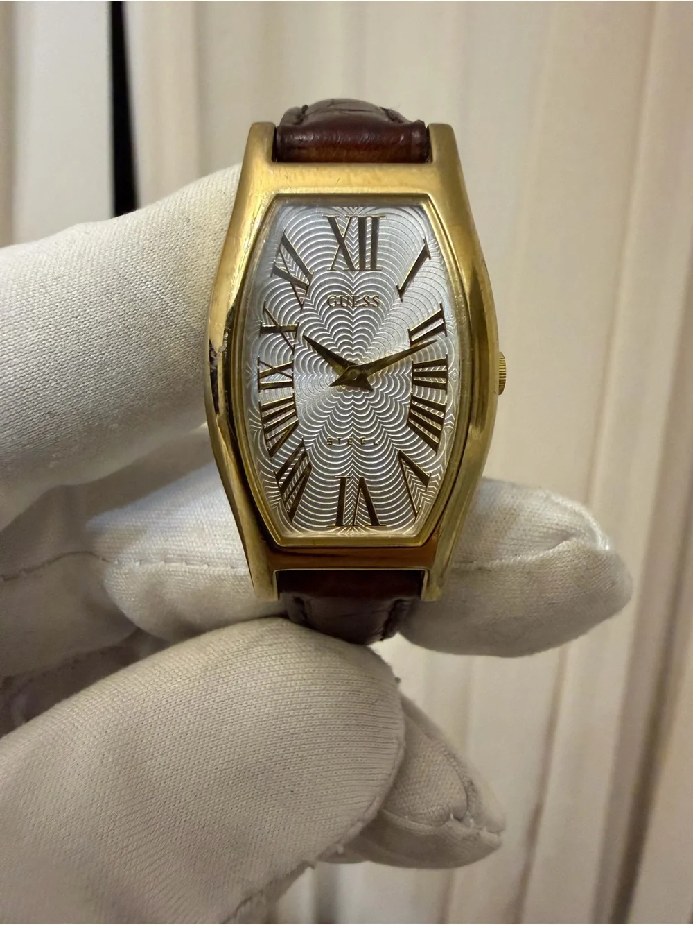 Vintage Guess Steel G66556L Womens Tonneau Gold Tone Watch Roman Dial